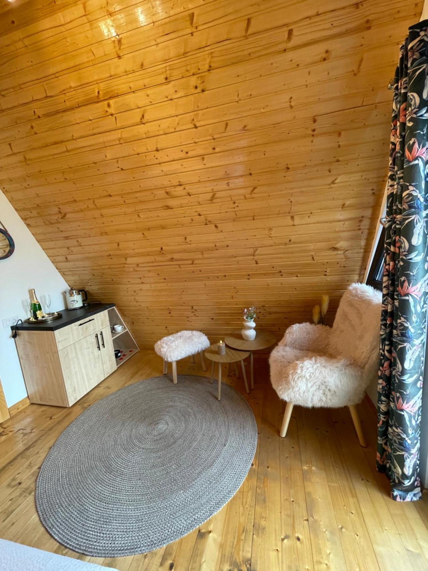 Hotel A Frame 1 Transalpina Petresti Zewnętrze zdjęcie